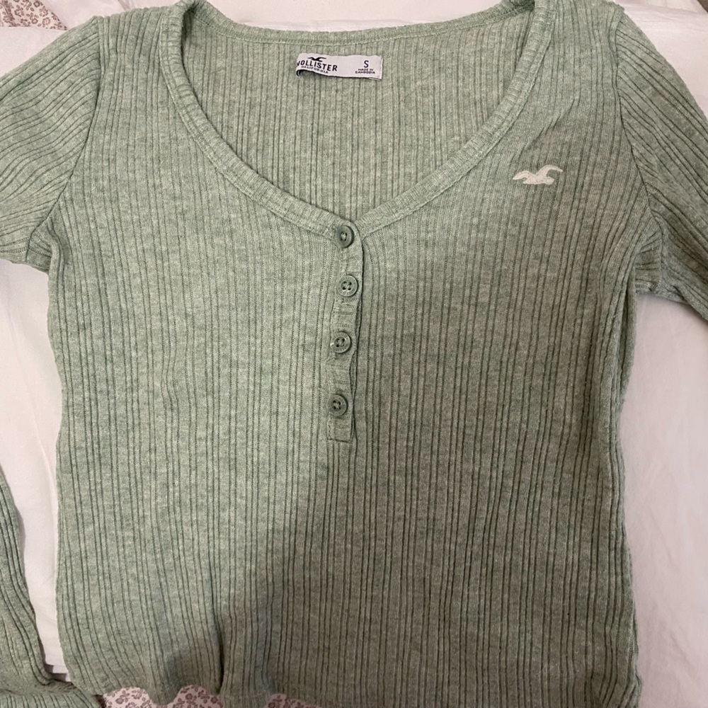 Hollister green sweater cropped shirt long sleeve